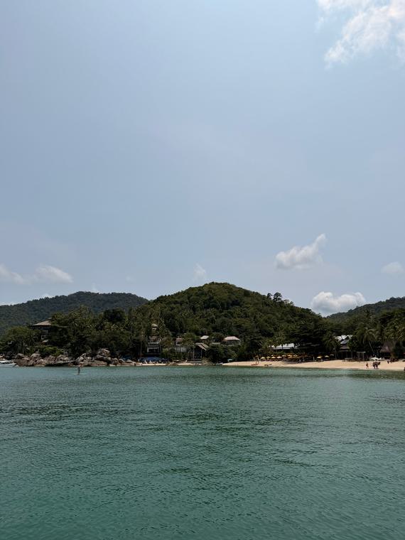 First look at Thong Nai Pan Noi from the water