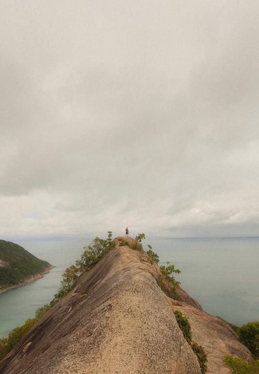 The viewpoint, with the coast dropping away behind it